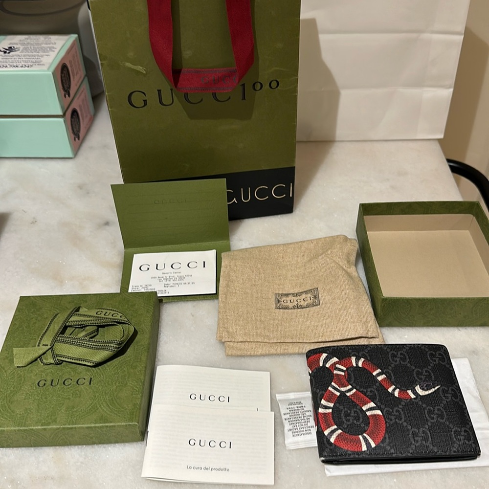 Gucci Kingsnake print GG Supreme wallet like new